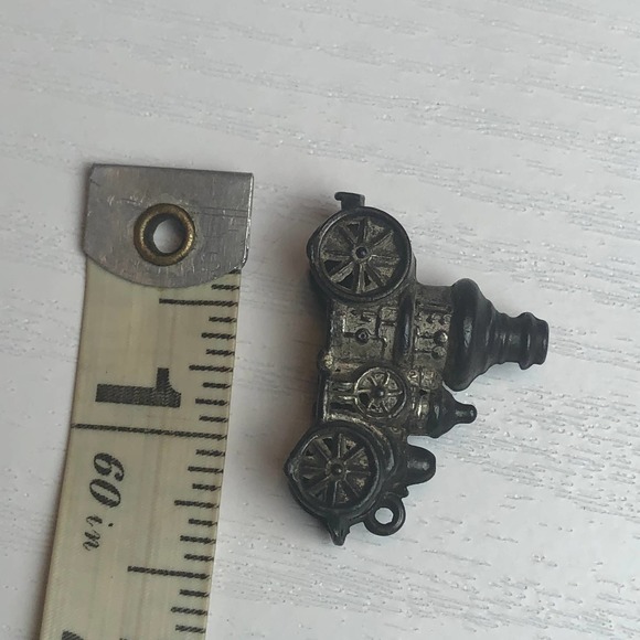 Vintage Cracker Jack Steam Locomotive Mini Miniature Train Metal Figure Figurine - Picture 9 of 9